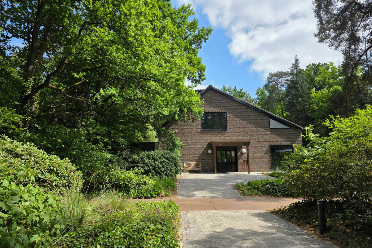 DELA Den en Rust | crematorium, uitvaartcentrum en (natuur)begraafplaats in Bilthoven