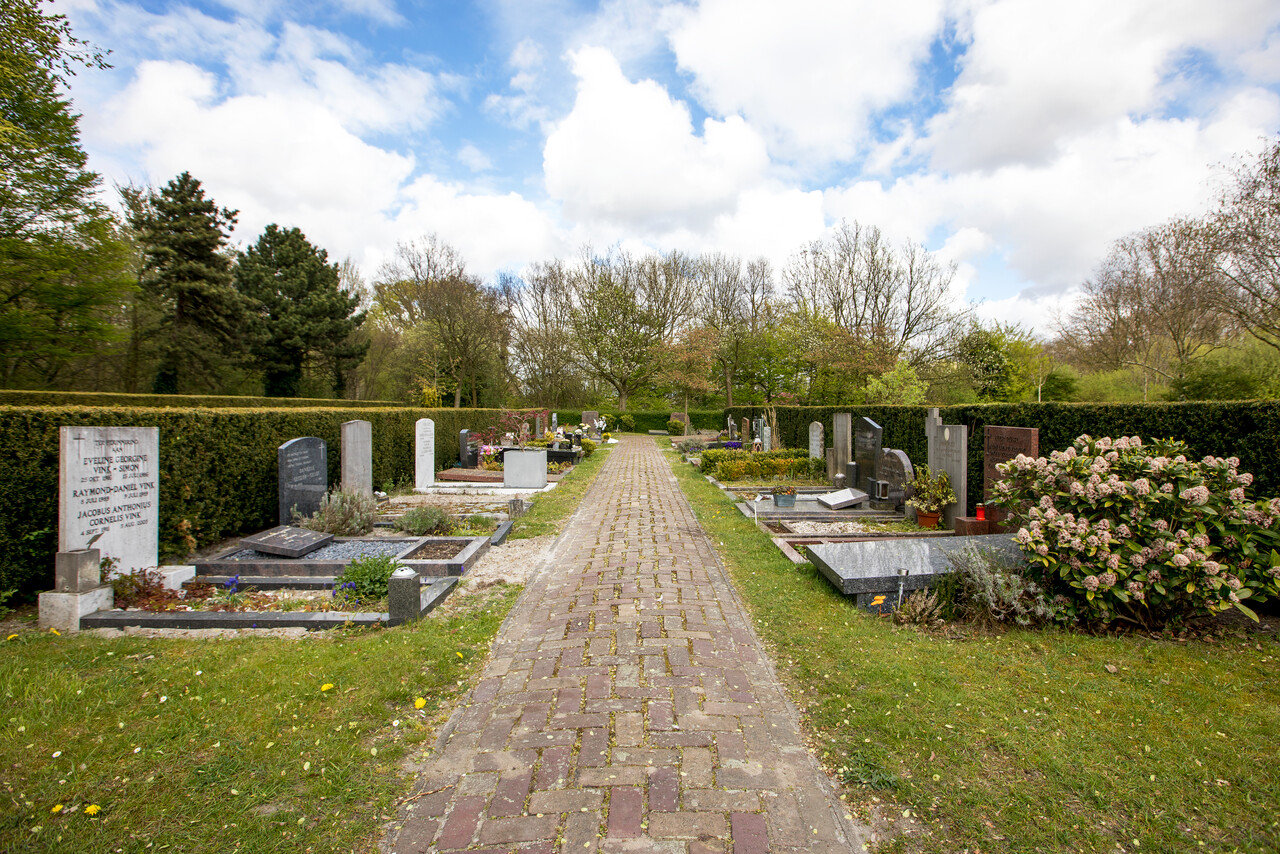 DELA Eikelenburg Crematorium Begraafplaats Rijswijk 12