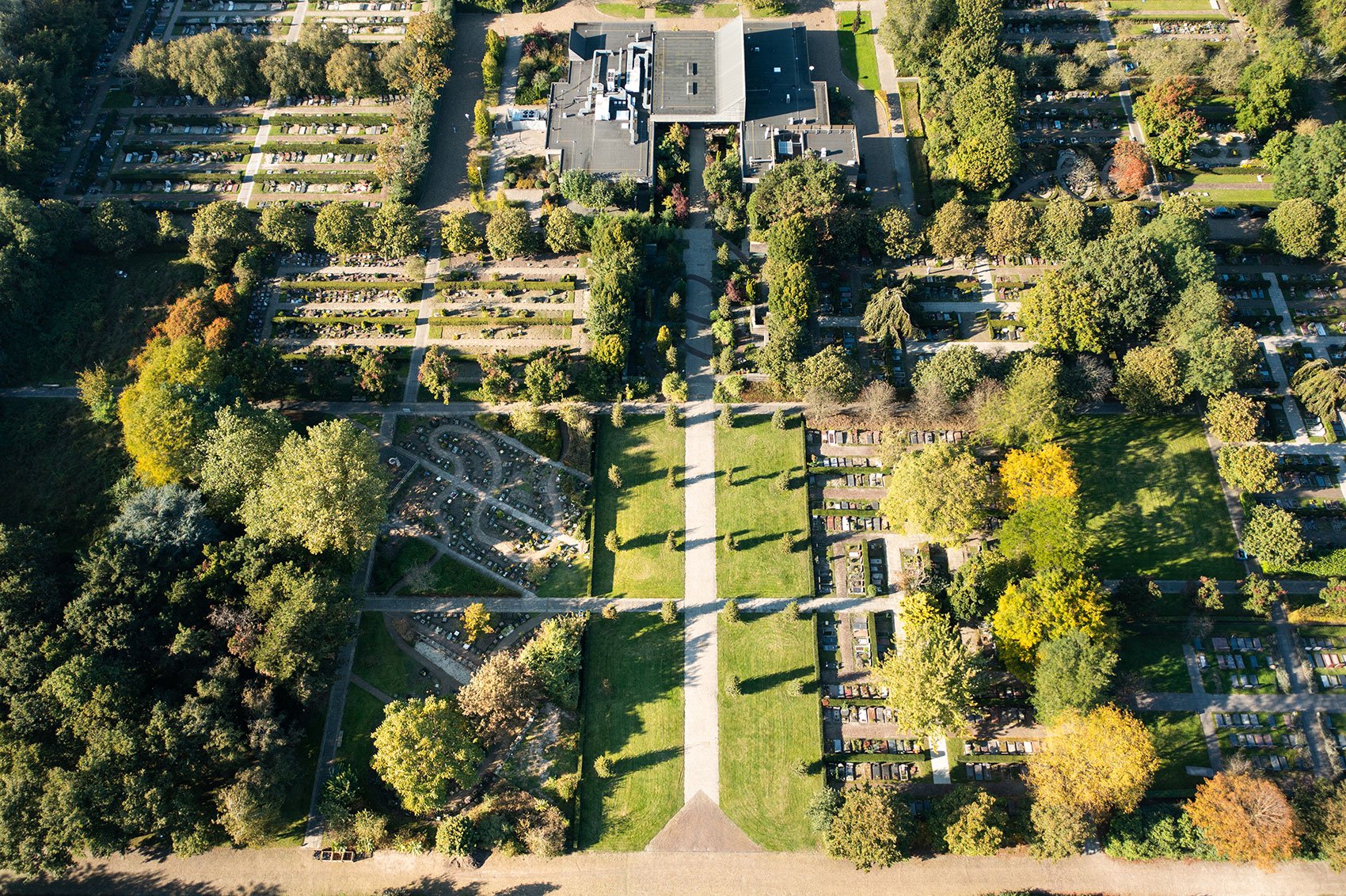 DELA Eikelenburg Crematorium En Begraafplaats In Rijswijk dela-eikelenburg-crematorium-en-begraafplaats-in-rijswijk