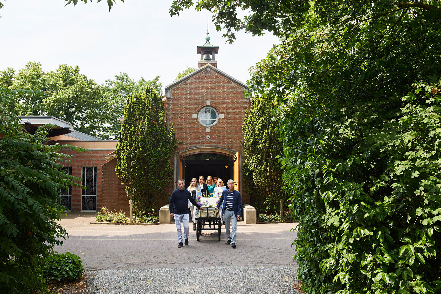 Welkom bij DELA IJsselhof | crematorium en (natuur)begraafplaats in Gouda