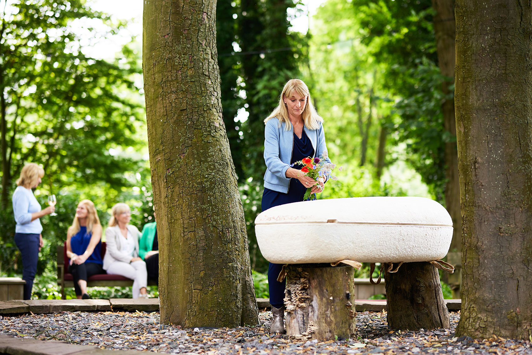 Welkom bij DELA IJsselhof | crematorium en (natuur)begraafplaats in Gouda