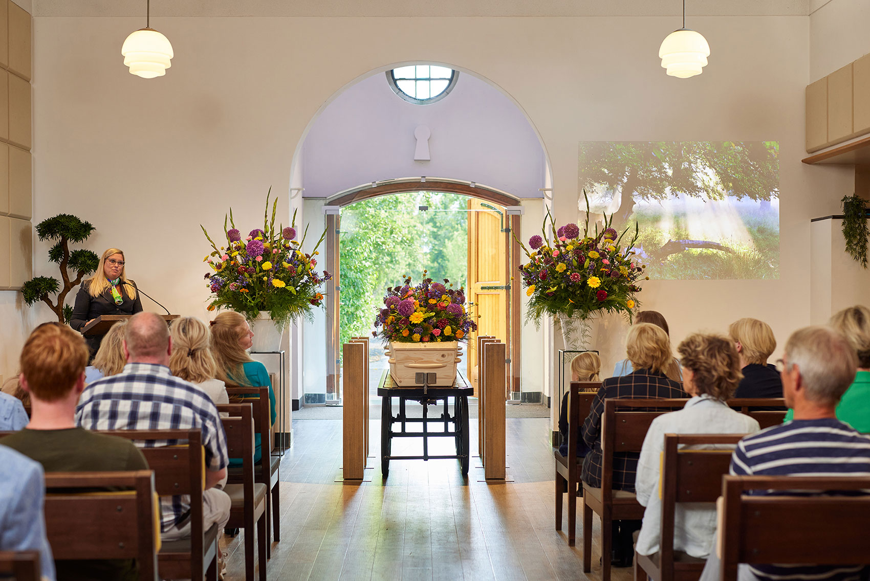 Welkom bij DELA IJsselhof | crematorium en (natuur)begraafplaats in Gouda