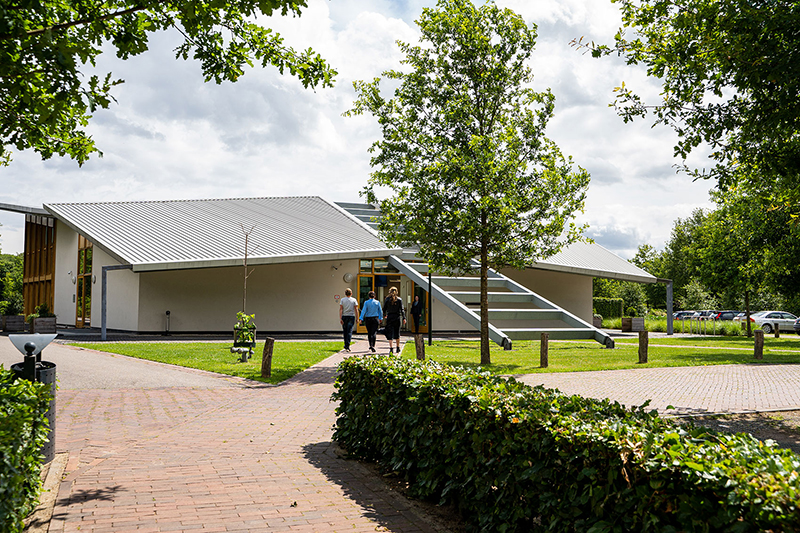 Crematorium, uitvaartcentrum en begraafplaats Hilverdael | DELA