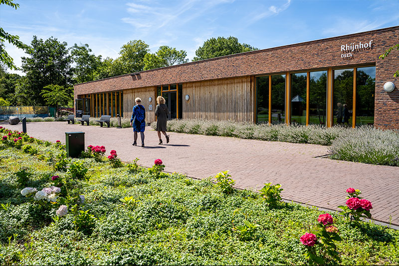 Crematorium en uitvaartcentrum Rhijnhof in Leiden Buiten | DELA