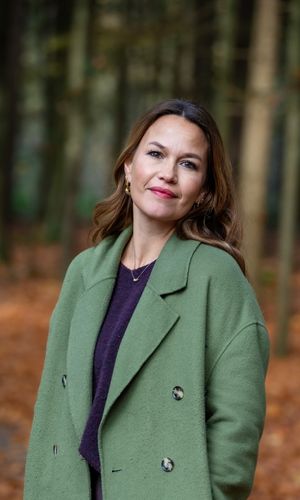 Claudia Klijn beeld bos 300x500