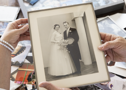 Oude fotos bekijken inspiratieartikel opruimen