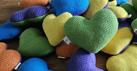 Elke knuffel heeft 2 kleuren. Je mag zelf kiezen wat de betekenis is voor een kleur.